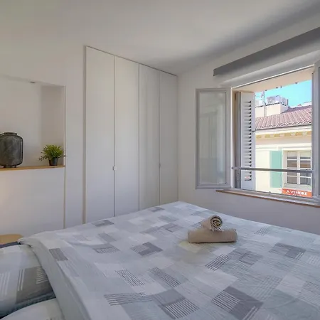 Le Nico - Elegant - Centre - Vca Lägenhet *